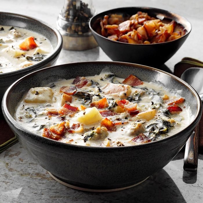 Potato Sausage Kale Soup EXPS TOHcom22 74273 P2 MD 05 12 6b 2 - Olive Garden Zuppa Toscana Recipe